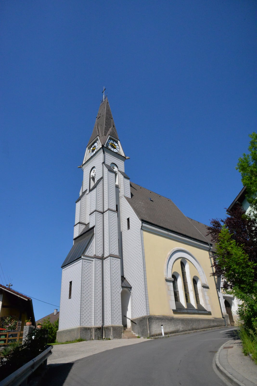 Standortansicht von Pfarrkirche Aurach am Hongar in Aurach am Hongar